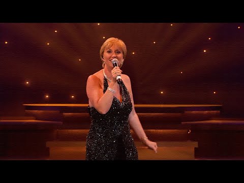 Majella O'Donnell - Walking After Midnight (Live at the NEC, Killarney, Ireland)