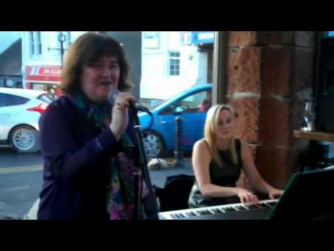 Susan Boyle - Susan Boyle stuns diners at a Bathgate cafe