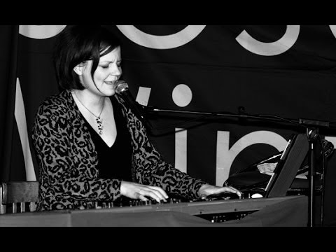 Julie Falkevik Tungevåg jr - Live  (Full HD)