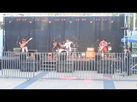 Tantos Otros Todavía - Aquanova/La Muerte del Rock penquista (En vivo en el foro UdeC)