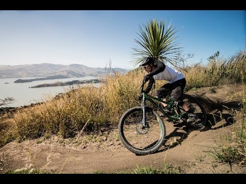 Sławek Łukasik shreds the new Snabb 150 Plus in New Zealand