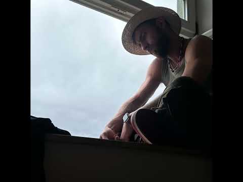 Zois - She dance, she moves (Audio)