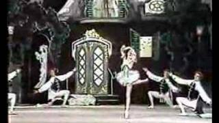Harlequinade - Les Millions d'Arlequin Ballet - Variation