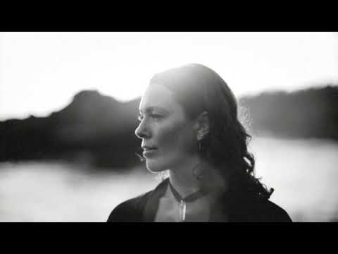 Hanna Ashcroft - Everywhere (Acoustic Music Video)