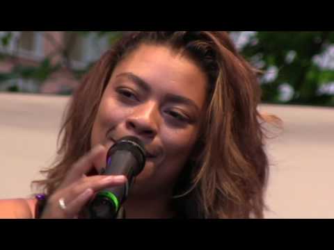 Mollie Minott - "Purple Rain" live Larmtorget 2016