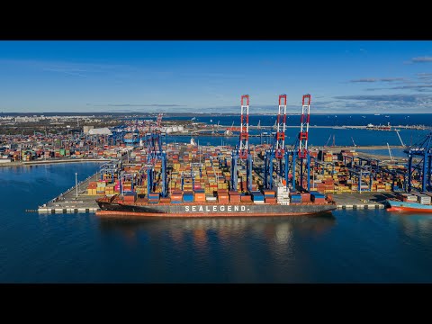 Do Gdańska wpłynął pierwszy kontenerowiec, który przemierzył szlak arktyczny z Azji do Europy