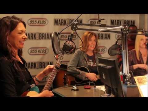 The Bangles - Breakfast With The Beatles with Chris Carter (January 8th, 2012 - part 2)
