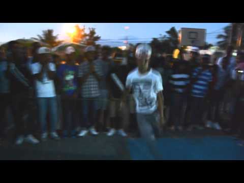 Escuadron Del Panico(Young Proto) VS Anonymous Boyz(Amarillo THT) Batalla De Gallos-Dembow 2014