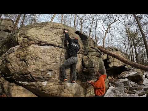 Powerlinez Bouldering - Zig Zag V4 - Tristan Gardner