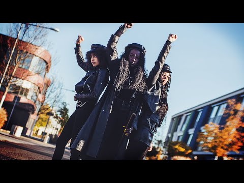 Leila Akinyi Fernseher (steh auf)