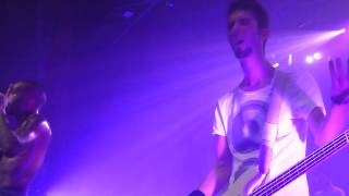 Concert a Massy skip the use "She's my lady"