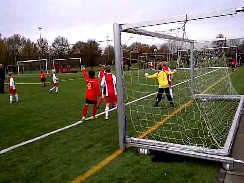 13-11-2010 : Roda '46 F1 - IJsselmeervogels F1 | corner bal net over