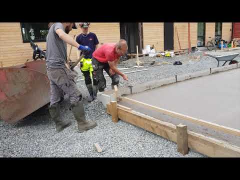 Building a garage part 4 - Concrete casting