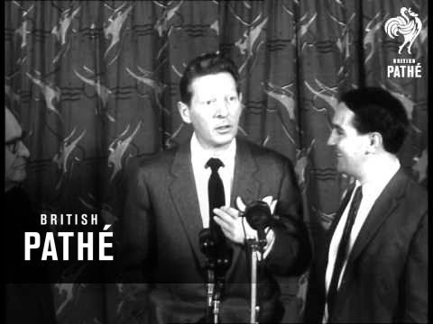 Danny Kaye Arrives In Sydney (1950-1959)