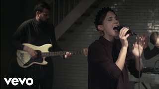 Woman's Hour - "In Stillness We Remain" (Live at the Rag Factory)