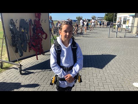 Anna (10 year old kid) goes skydiving, 5th jump!