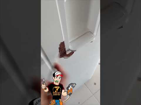 Envelopamento de geladeira no adesivo preto fosco. #envelopamentodegeladeira #cacoal #cacoalro