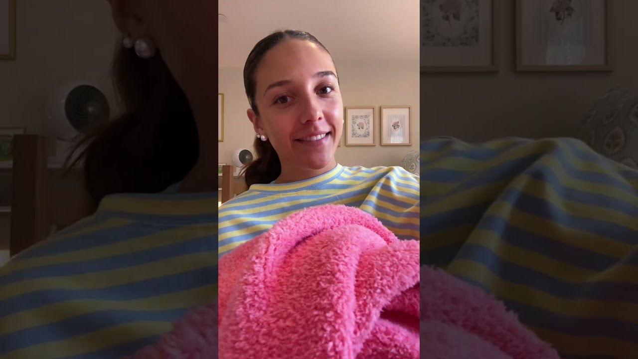 HUGE Dorm Blanket - College Essential Oversized Throw for Twin XL Beds with Matching Fuzzy Socks!