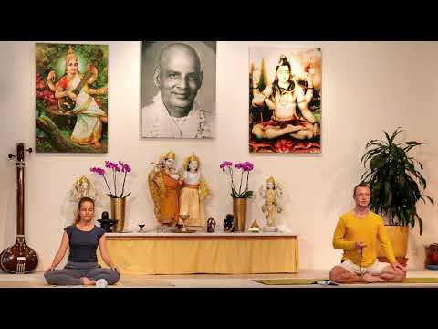 YOGA "Ankommenstunde"  mit Tilman - Yoga Vidya Mittelstufe Live - 16:30 Uhr 18.06.2021
