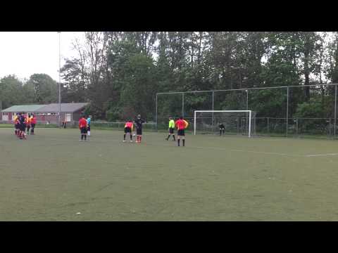Beste keeper van VVK scoort penalty tegen NOC Kralingen 12-05-2012