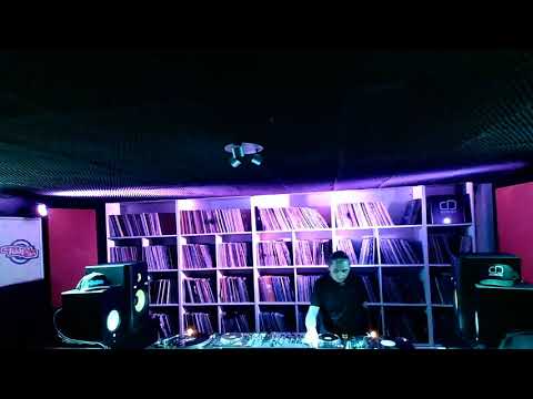 Basement Session 9 (My tribute to The Kings part 1)