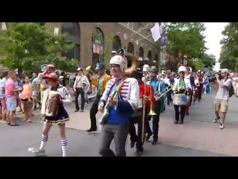 Mucca Pazza Main Street March Parade at Musikfest 8.2.14