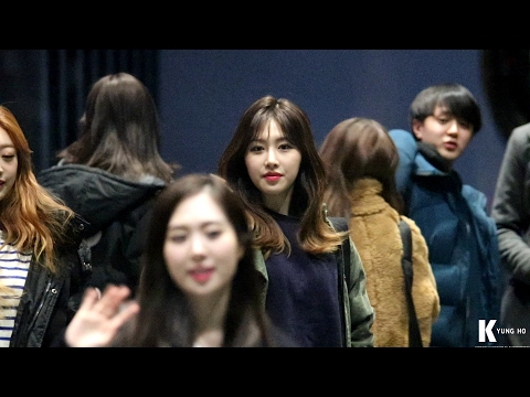 170207 더쇼 퇴근길 소나무 (sonamoo) 의진 직캠