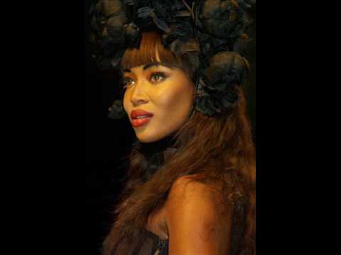 Paris Fashion Show N°6 CHAPURIN