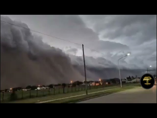 Aterradora 'muralla' de tormenta envuelve una localidad argentina