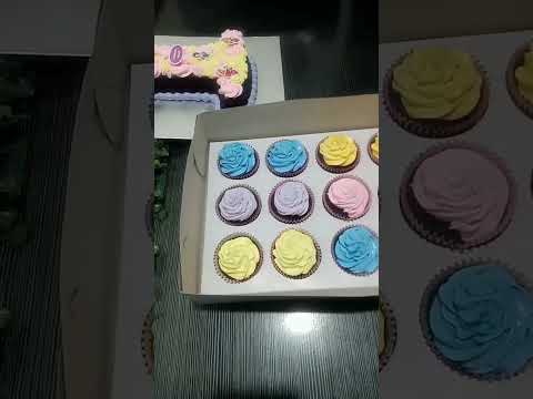 PROMO SET: Simple cake design with print out toppers ❤️❤️❤️