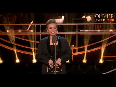 Lea Salonga presenting the Best actress awards at the Olivier 2023