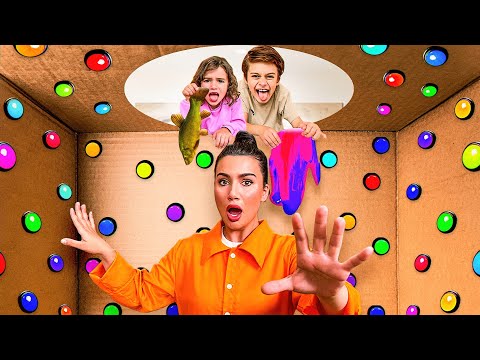 100 Boutons Mystères Dans Une Prison En Carton Mais 1 Seul Qui te Sauvera