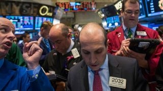 Dow scores 12th-straight record close ahead of Trump speech