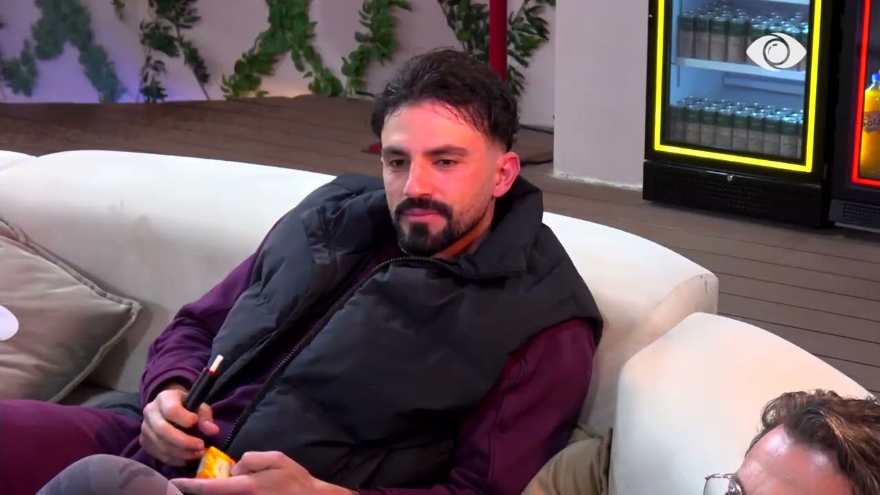 “I vetmi vend shpëtimi…”/ Aldo diskuton me djemtë rreth debateve të vajzave në shtëpi