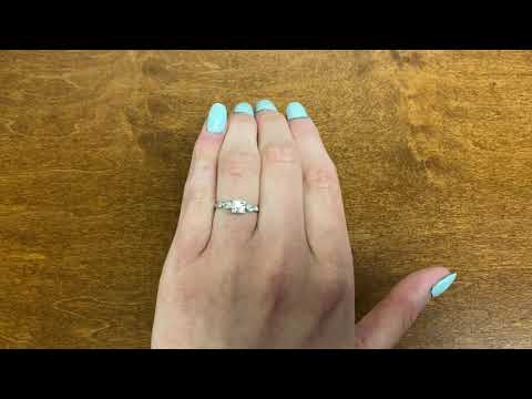 0.46ct Diamond And Platinum Ring. Circa 1945 - Southwell Ring - Hand Video