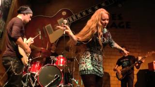 layla zoe - man's world - blues garage - 20140308