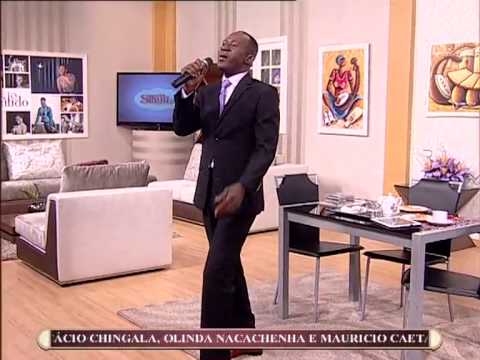 Gabi Moy canta «Vizinha Zongola»  no Sexto Sentido | TV Zimbo |