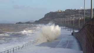 preview picture of video 'Colwyn Bay 2 - December strom 2013'