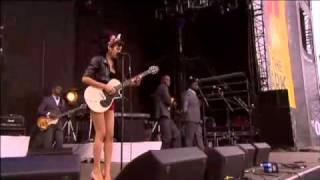 Amy Winehouse - Just Friends (Live T In The Park)