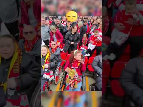 Благодарение на мъжа, отборът вкара гол! ⚽🙌