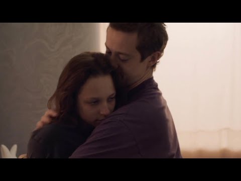 Make Up : Hug scene - Molly Windsor, Joseph Quinn