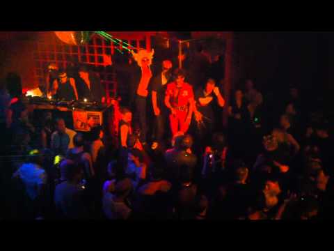 Rettet den Porno mit Conny Dachs, Major McFly und Kralle