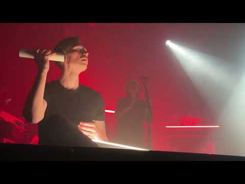16/26 Tegan and Sara - Walking With A Ghost (Acoustic) @ The Empire Theatre, Belleville, ON 4/02/24