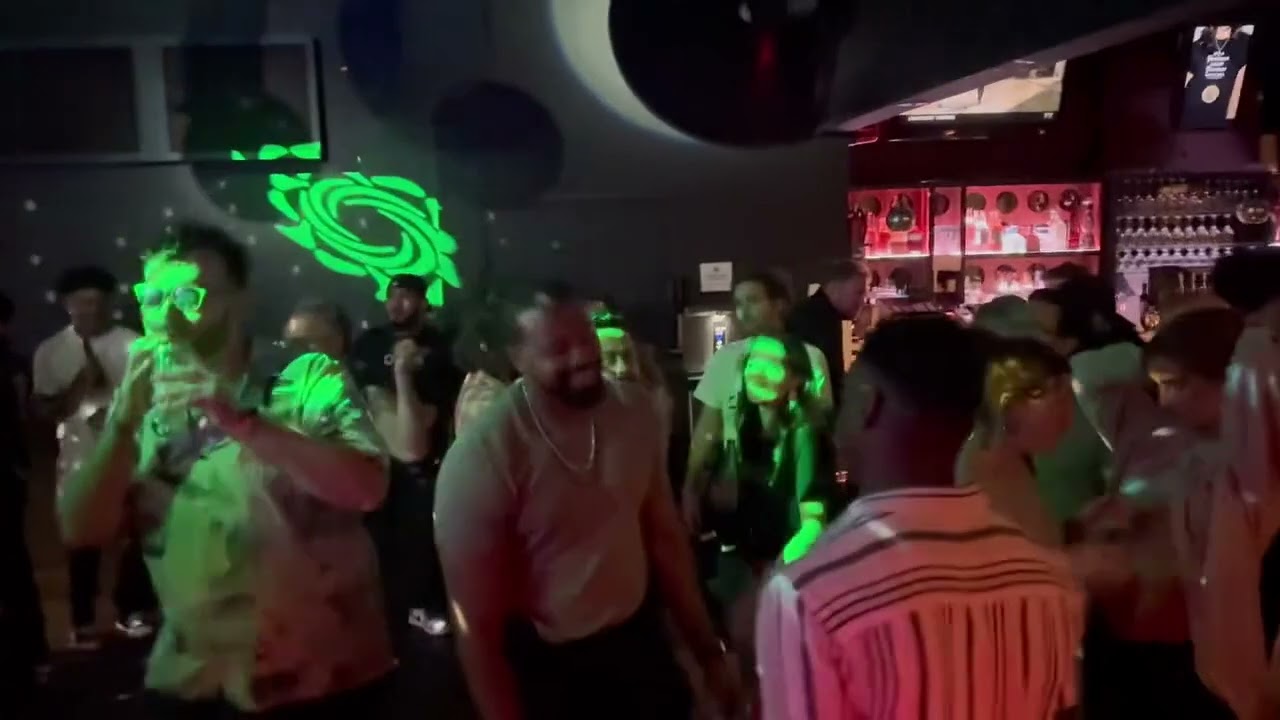 Promotional video thumbnail 3 for Groovy Disco and Deep House DJ