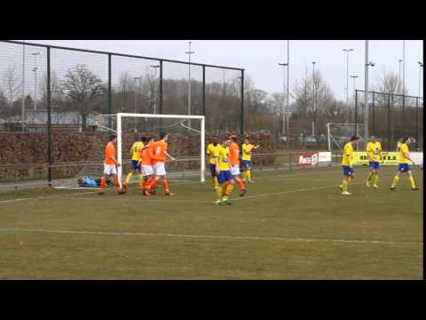 Mark kopt de 1-0 binnen tijdens Schijndel-Moerse Boys