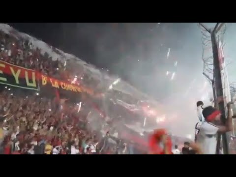 ""ACÁ ESTÁ TU HINCHADA" | COLÓN - LOS DE SIEMPRE (Sub: ES/EN)" Barra: Los de Siempre &bull; Club: Colón