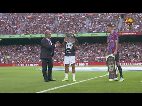 Dani Alves Back in Camp Nou .