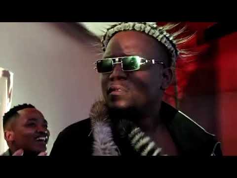 Thee Legacy ft. Mnqobi Yazo - Hlala Name (Live Performance)