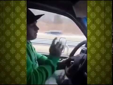 extranjero imitando acento peruano