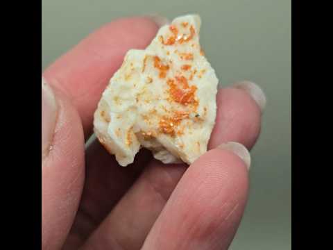 Ванадинит на барите друза 13,8 г - фото 1 - id-p2391356913